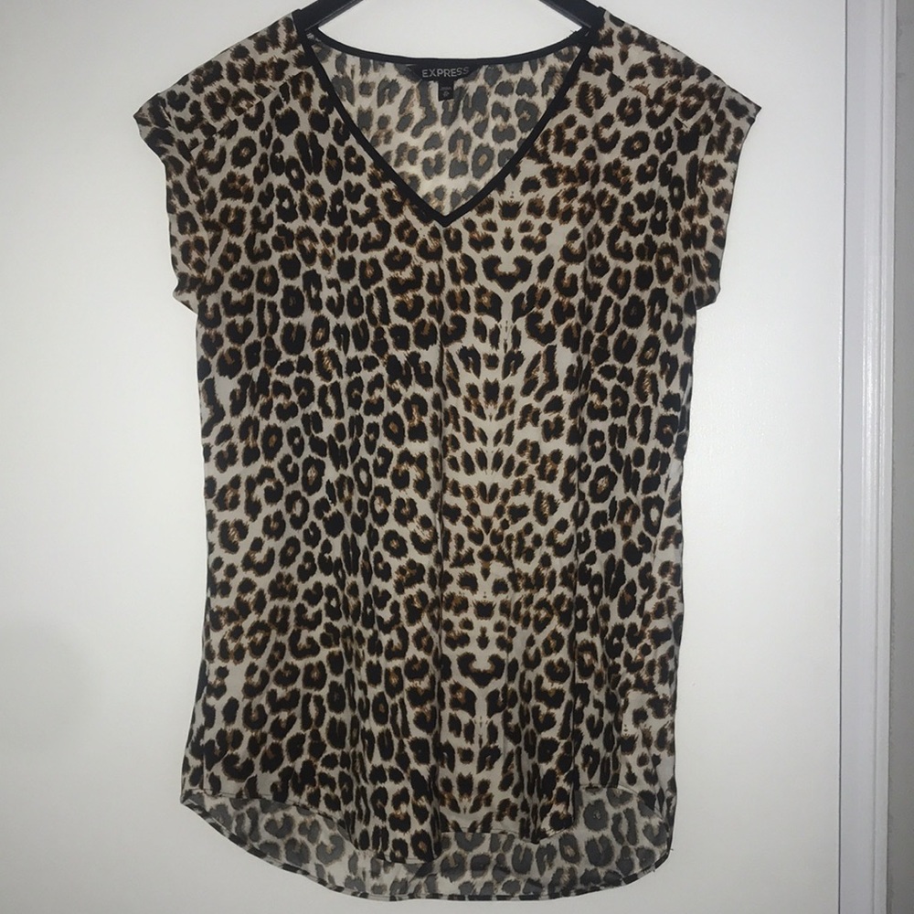 Leopard print v-neck woven blouse